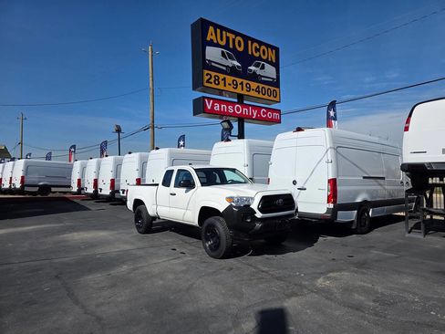 Used 2021 Toyota Tacoma SR image 22