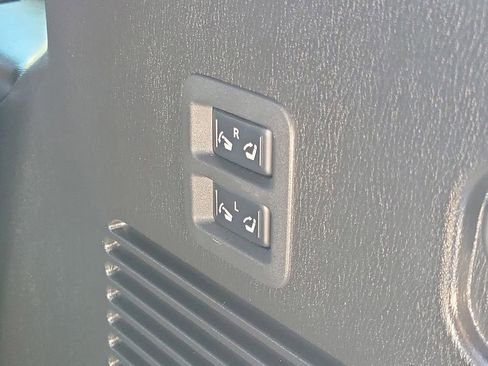 Certified 2022 Nissan Armada Platinum w/ Captain's Chairs Package image 17