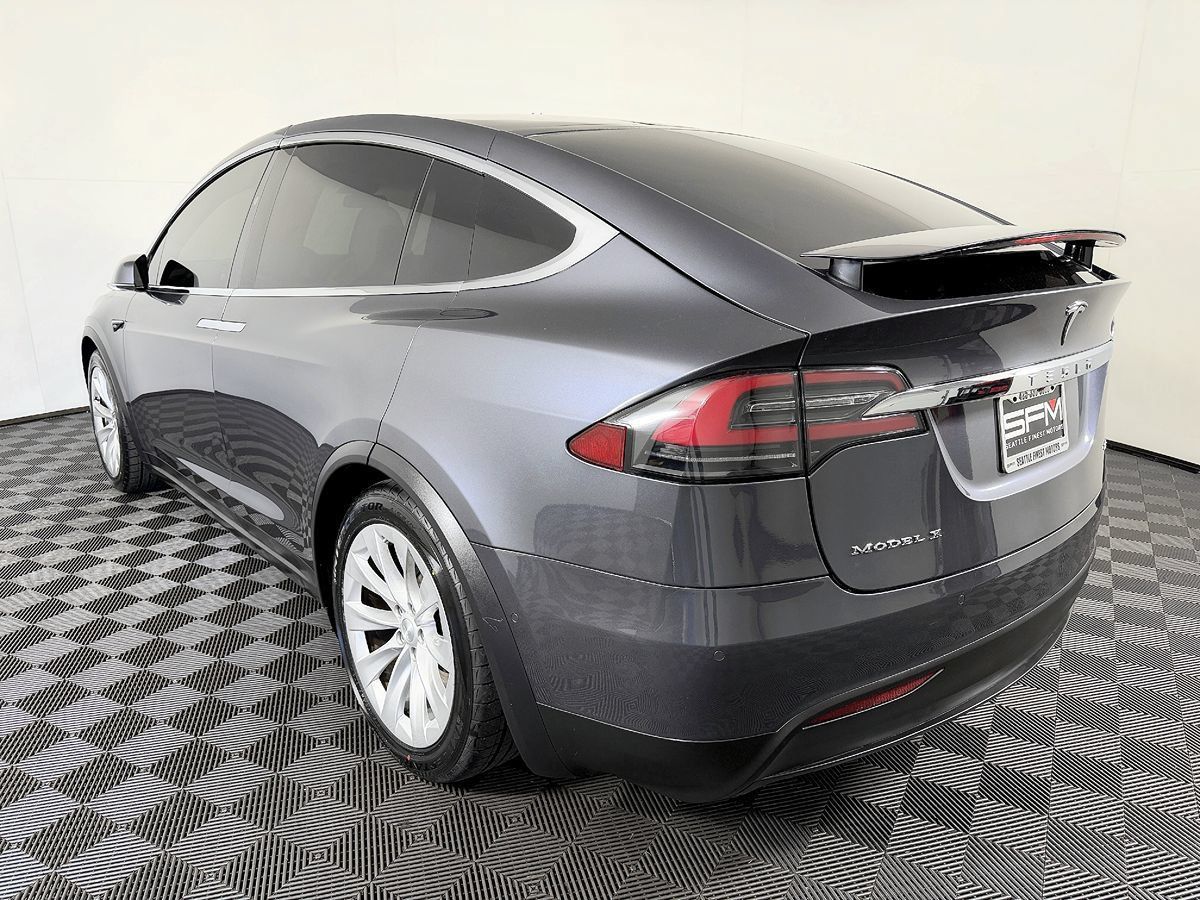 Used 2018 Tesla Model X 75D AWD/4WD image 18