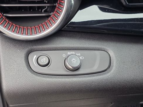 New 2026 Chevrolet Trax RS w/ Sunroof Package FWD image 27