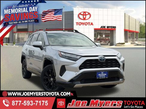 Used 2022 Toyota RAV4 SE w/ Convenience Package AWD/4WD image 1