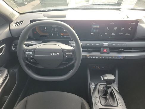 New 2026 Kia K4 LXS image 17