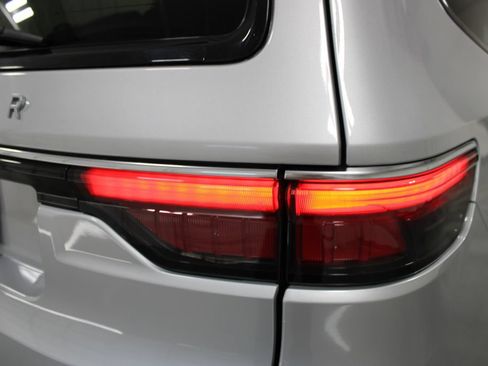 Used 2025 Jeep Wagoneer Series II w/ 8-Passenger Seating Package AWD/4WD image 24