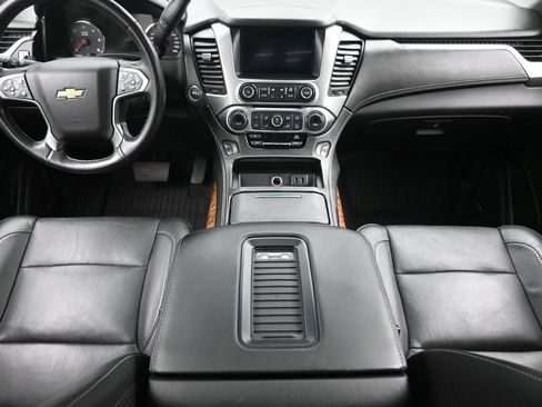 Used 2020 Chevrolet Tahoe Premier w/ Premier 6.2L Value Package AWD/4WD image 17