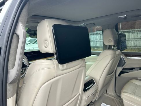 Used 2025 Cadillac Escalade Sport Platinum AWD/4WD image 19