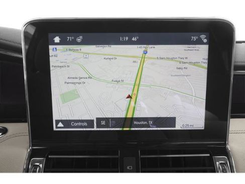 Used 2019 Lincoln Navigator Reserve image 17