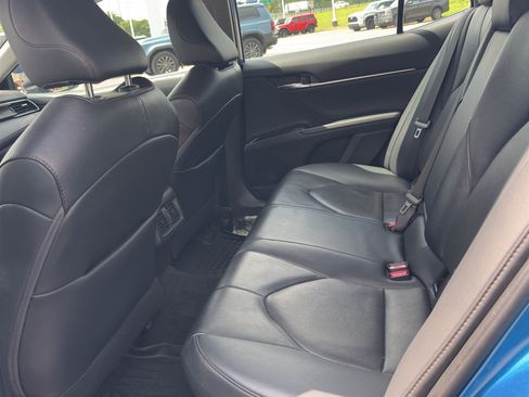 Used 2020 Toyota Camry XLE FWD image 10