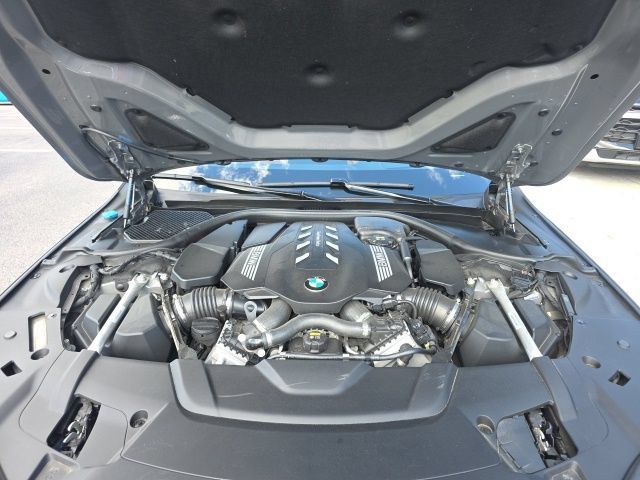 Used 2022 BMW 750i xDrive w/ Executive Package AWD/4WD image 34