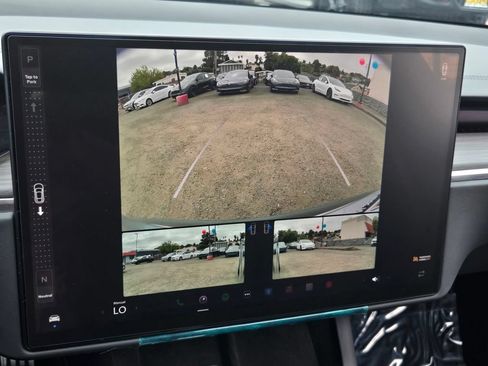 Used 2025 Tesla Model S AWD/4WD image 19