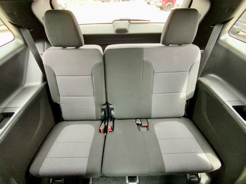 Used 2023 Chevrolet Traverse LT w/ Rear Camera Mirror Package AWD/4WD image 28