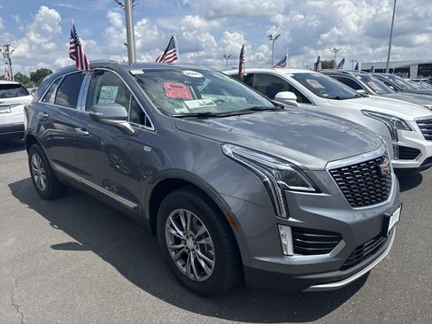 Used 2021 Cadillac XT5 Premium Luxury w/ LPO, Premium Carpet Package image 5