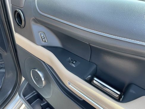 Used 2023 Ford Expedition Limited image 30