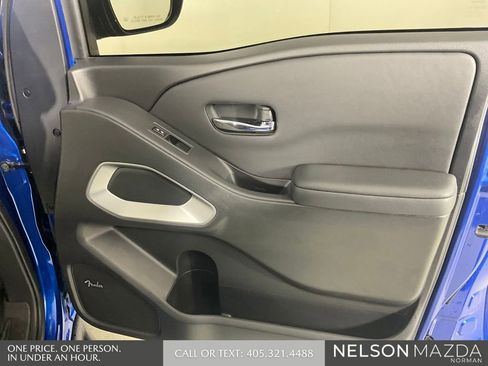 Used 2024 Nissan Frontier SV w/ SV Convenience Package RWD image 21