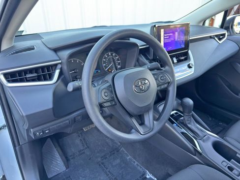 Used 2025 Toyota Corolla LE image 11