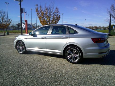 Used 2019 Volkswagen Jetta R-Line image 11