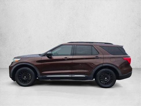Used 2020 Ford Explorer XLT w/ Equipment Group 202A RWD image 5