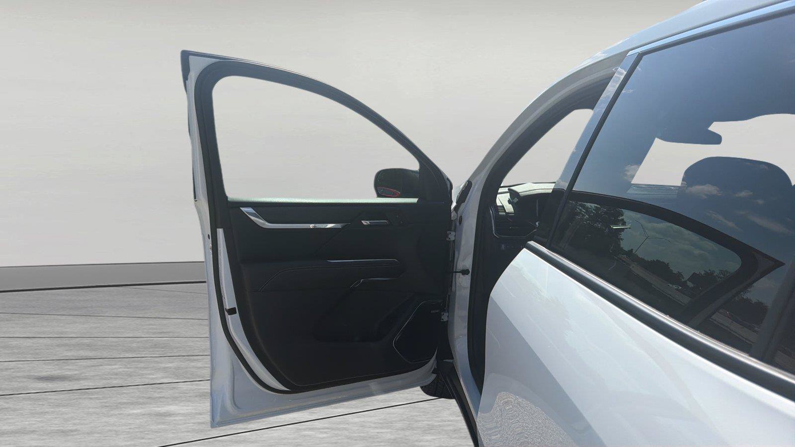 Used 2025 GMC Acadia Elevation FWD image 15