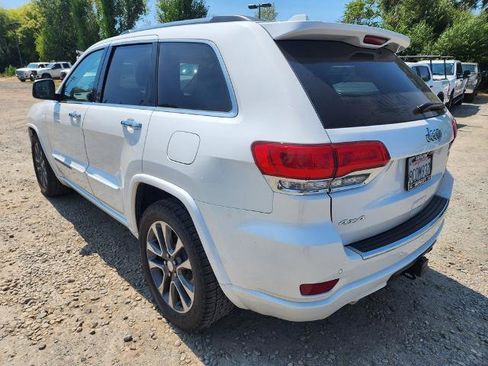 Used 2017 Jeep Grand Cherokee Overland image 3