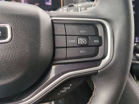 Used 2023 Jeep Wagoneer 2WD image 24