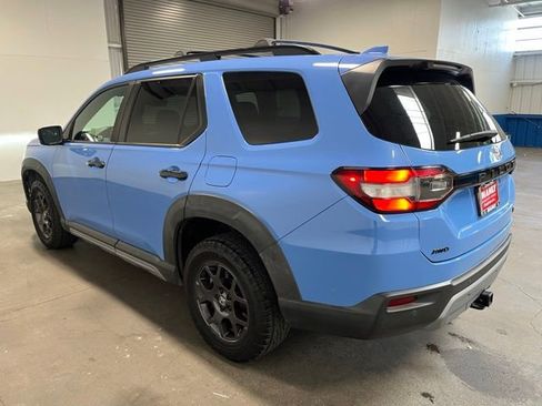 Used 2023 Honda Pilot TrailSport image 5