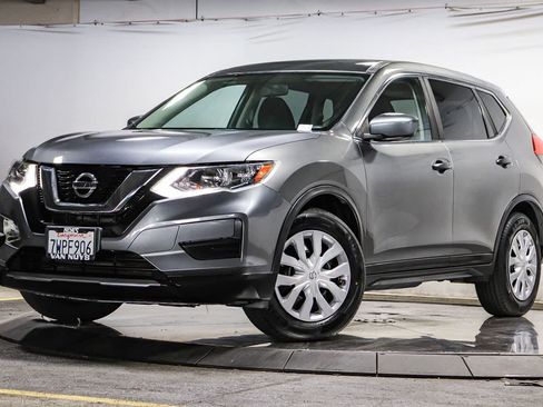 Used 2017 Nissan Rogue S FWD image 1