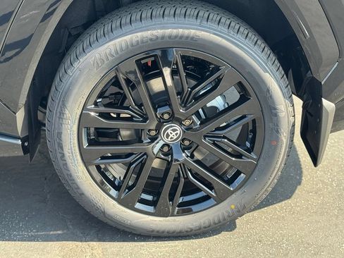 New 2026 Toyota RAV4 XSE AWD/4WD image 18