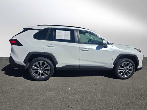 Used 2023 Toyota RAV4 XLE Premium image 2