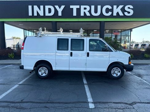 Used 2016 Chevrolet Express 2500 RWD image 1