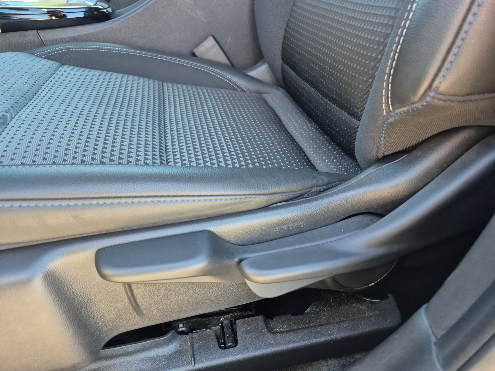Used 2026 Chevrolet Trax LT FWD image 13