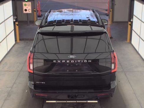 Certified 2025 Ford Expedition Active image 14