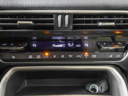 Used 2024 MAZDA CX-90 Plug-In Hybrid w/ Preferred image 33