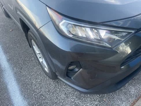 Used 2020 Toyota RAV4 XLE image 12