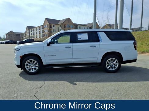 Used 2023 Chevrolet Suburban Premier image 27