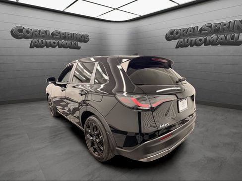 Certified 2023 Honda HR-V Sport image 3