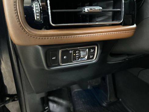 Certified 2023 Lincoln Aviator Reserve w/ Equipment Group 201A AWD/4WD image 11