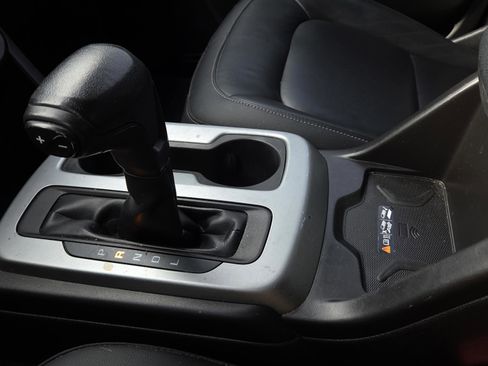 Used 2021 Chevrolet Colorado ZR2 w/ ZR2 Midnight Special Edition image 23