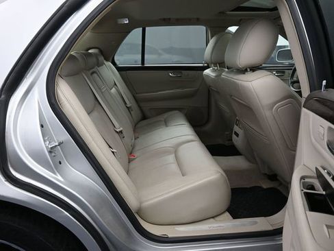 Used 2010 Cadillac DTS Luxury image 38