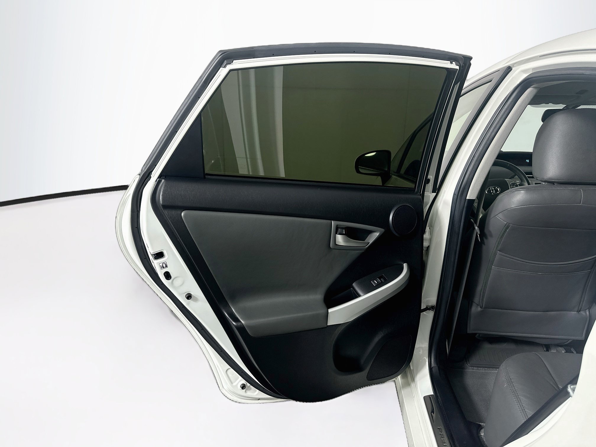 Used 2012 Toyota Prius Prime Advanced FWD image 26