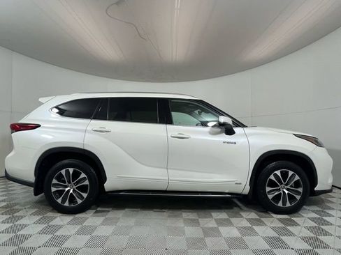 Used 2020 Toyota Highlander XLE image 8