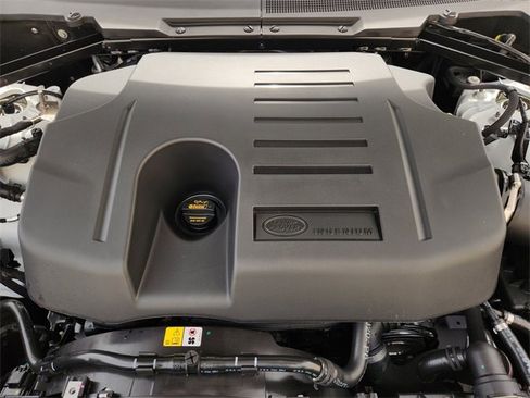 New 2026 Land Rover Defender 110 X-Dynamic SE image 21