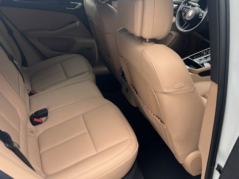 New 2026 Porsche Macan AWD/4WD image 20