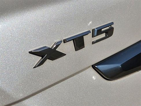 Used 2021 Cadillac XT5 Premium Luxury image 11
