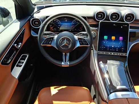 Certified 2026 Mercedes-Benz GLC 300 4MATIC image 11