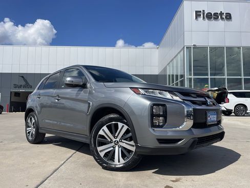 Used 2025 Mitsubishi Outlander Sport ES image 1