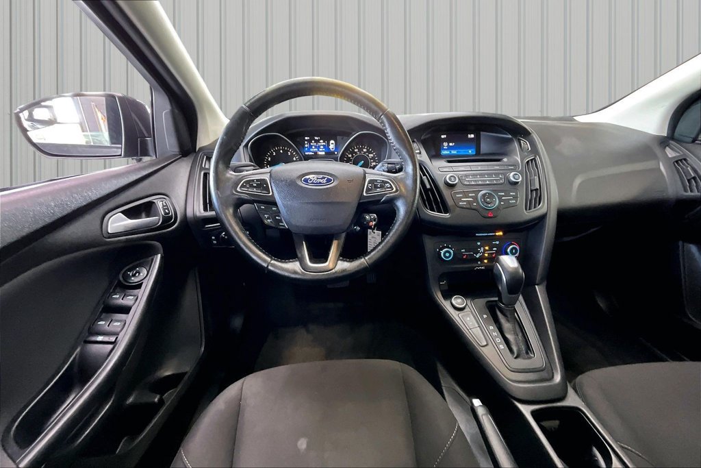 Used 2016 Ford Focus SE w/ SE Sport Package FWD image 8