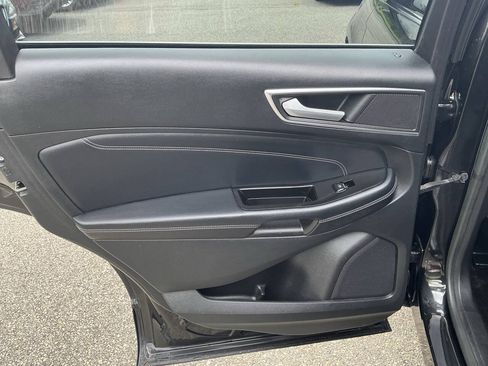 Used 2015 Ford Edge Titanium w/ Equipment Group 302A AWD/4WD image 28