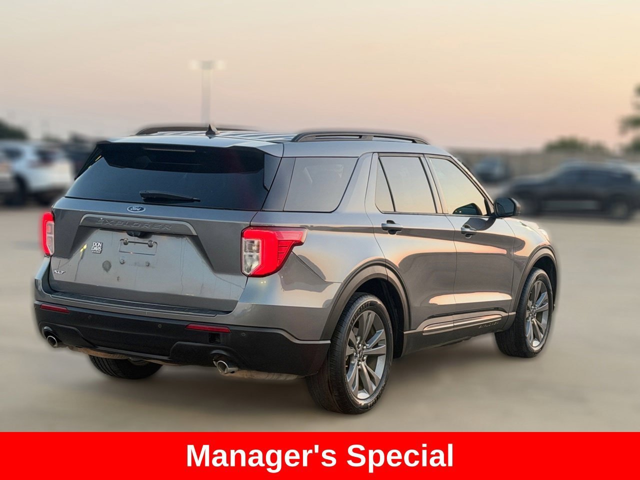 Used 2021 Ford Explorer XLT w/ Equipment Group 202A RWD image 5