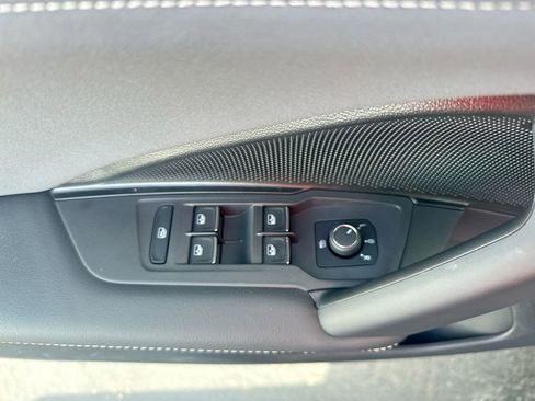 New 2025 Volkswagen Tiguan SE image 38