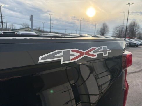 Used 2025 Chevrolet Silverado 1500 LT image 12