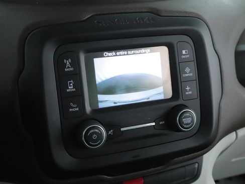 Used 2015 Jeep Renegade Latitude AWD/4WD image 12